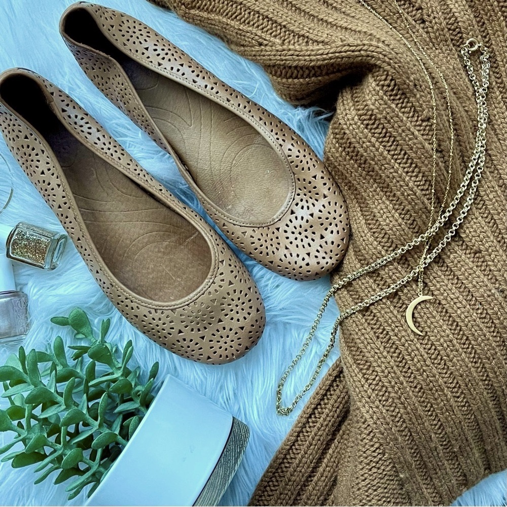 {Clark’s Indigo} Cognac Ballet Flats